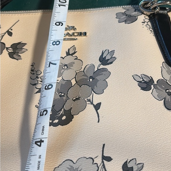 Coach Tote with floral print - Picture 4 of 6